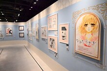 水瀬藍作品の展示コーナー