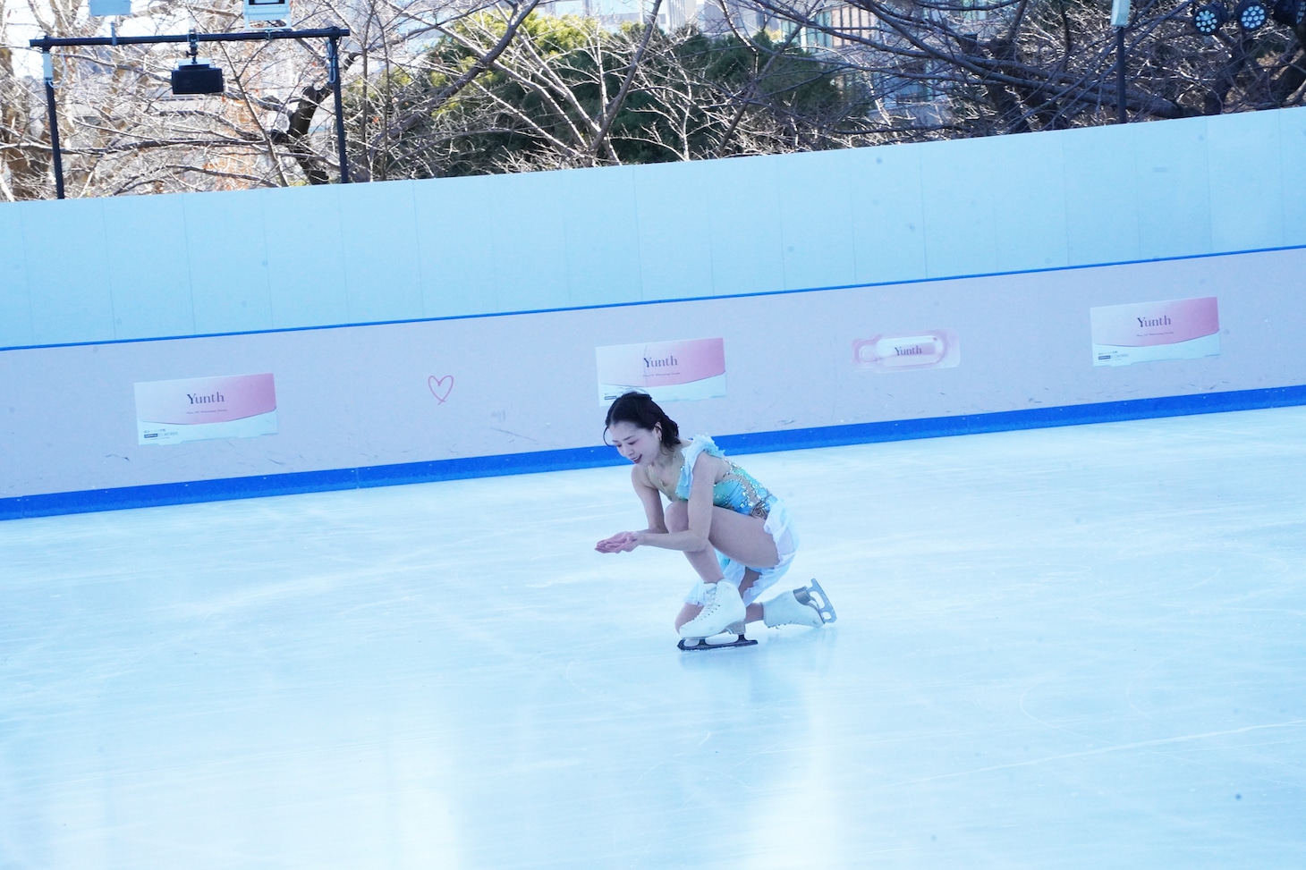 いのりの演技を再現したスケートショーを披露する鈴木明子