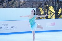 いのりの演技を再現したスケートショーを披露する鈴木明子