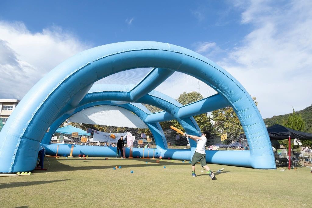 クリケット体験会のドームの様子