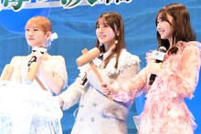 左から岡咲美保、小坂菜緒、藤嶌果歩