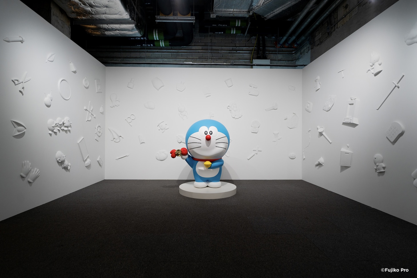 「100%ドラえもん まんがワールド展示」内に登場する「ドラえもんの100％ひみつ道具ルーム」のイメージ