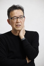 荒牧伸志 撮影：広瀬達郎（新潮社写真部）