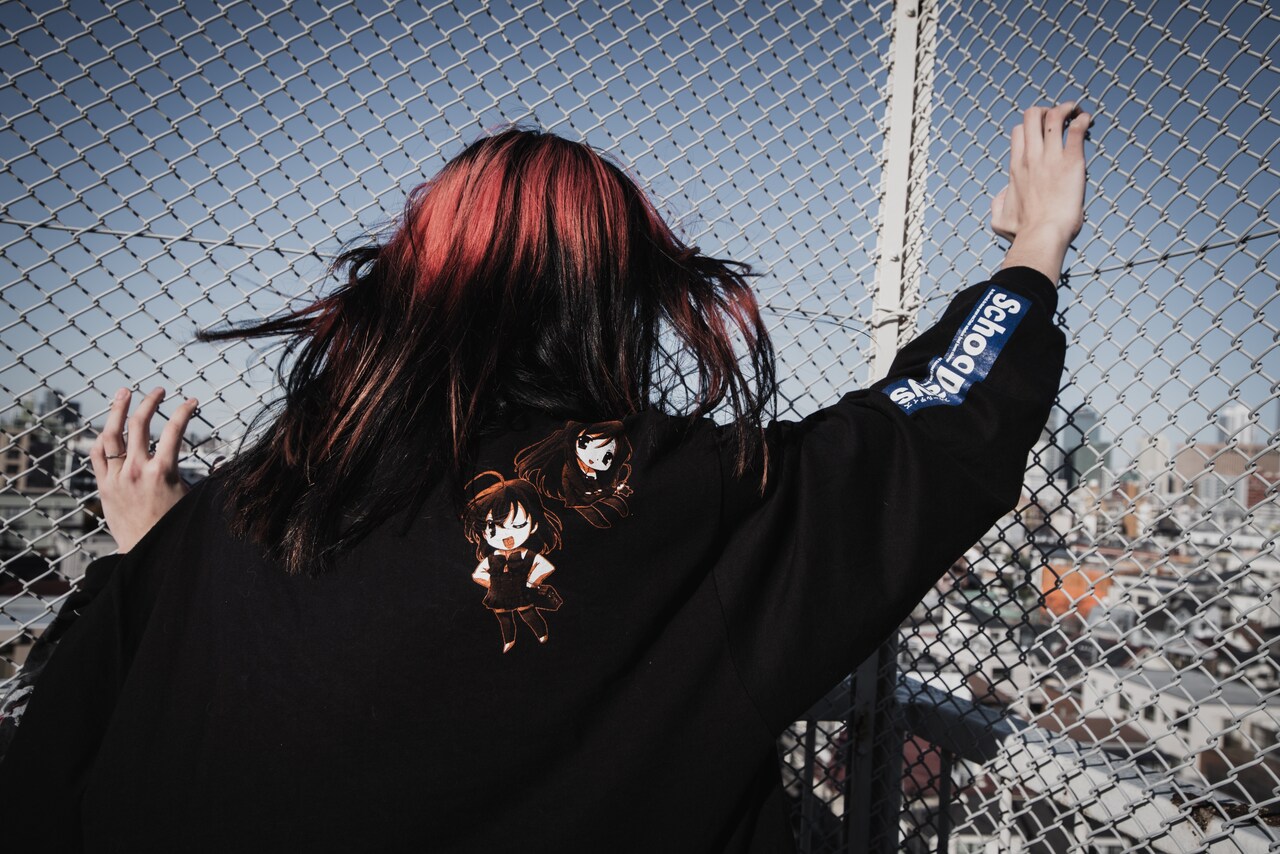 School Days」とChillweebのコラボアパレル着用イメージ [画像