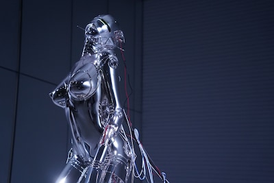 「Sexy Robot_The Ghost in the Shell type 1」 (c)Hajime Sorayama. Courtesy of NANZUKA (c)Shirow Masamune / KODANSHA