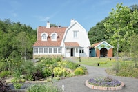 魔女の谷「オキノ邸」(c) Studio Ghibli