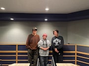 左から緑川光（ヒイロ・ユイ役）、矢島晶子（リリーナ・ドーリアン役）、子安武人（ゼクス・マーキス役）