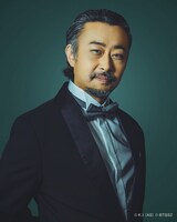 コウガシノブ扮する松尾