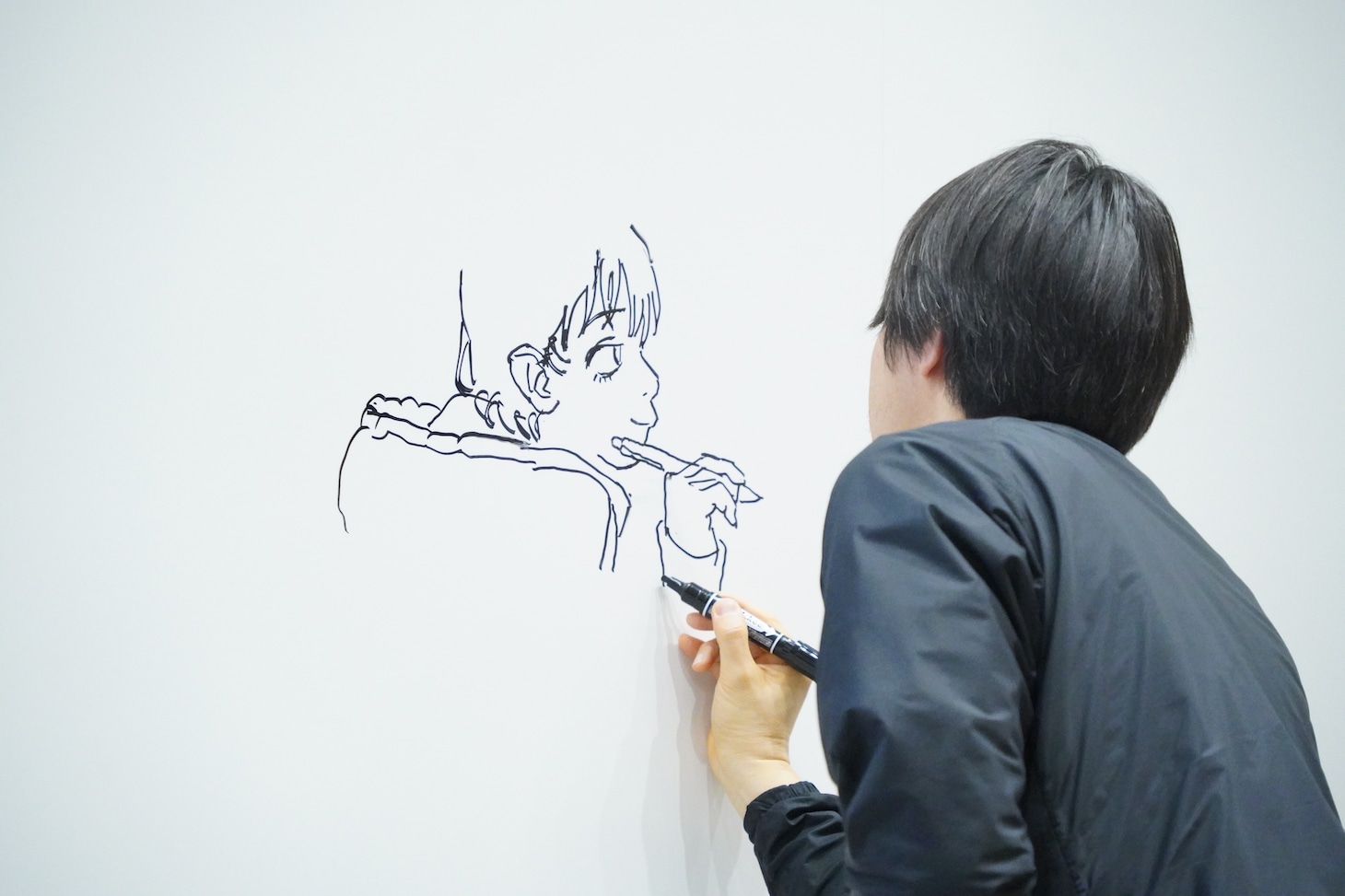 押山監督のライブドローイングの様子