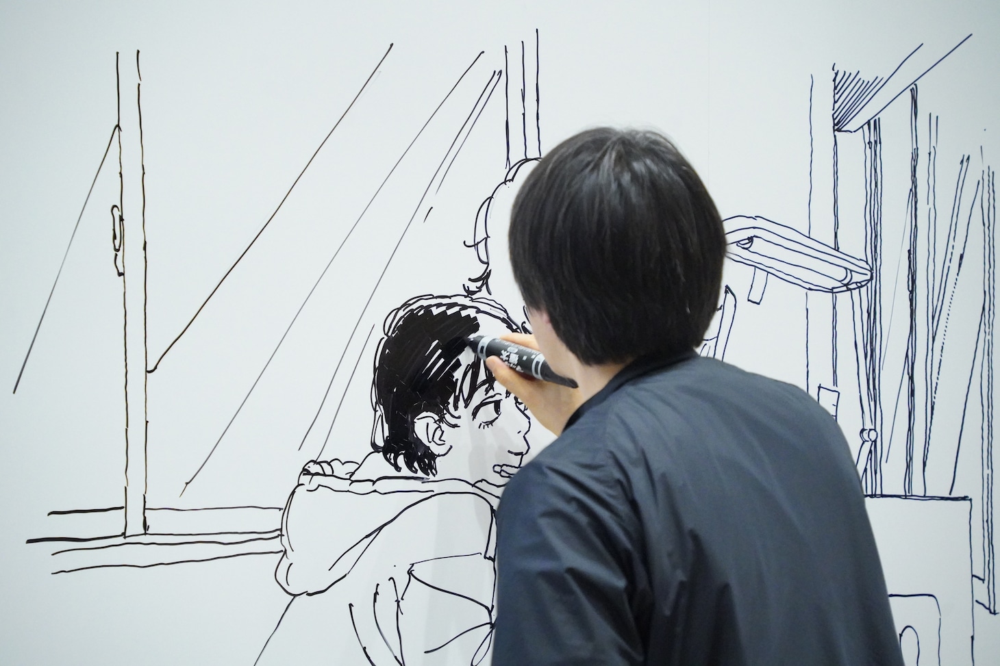 押山監督のライブドローイングの様子