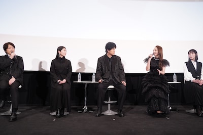劇場版「涼宮ハルヒの消失」リバイバル公開記念舞台挨拶の様子。左から小野大輔、茅原実里、杉田智和、平野綾、後藤邑子