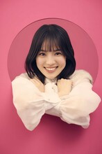 志田こはく演じる梶谷美月。壁ドンされたり、頭をポンポンされたりという、男性からの甘い行為が苦手で、誰と付き合っても3か月ほどで別れてしまう。篠宮と付き合うことになり、最初の夜で自分が「攻める側」であると気づく