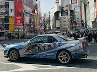 貞本義行がビジュアルを描き下ろした「SHIBUYA DRIFT」のラッピングカー