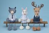 「板垣巴留展～『BEASTARS』『SANDA』から『タイカの理性』まで パルの創造の世界～」で販売されるぬいぐるみ