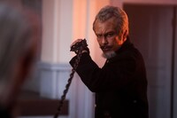 映画「ゴールデンカムイ 網走監獄襲撃編」より、北村一輝演じる犬童四郎助