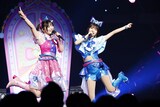 ポッピンドリーミン。左から青空ひまり役の藤寺美徳、星川みつき役の平塚紗依
