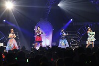 カルテットスター。左から四之宮リンリン役の和多田美咲、一条寺サクラ役の日比優理香、二階堂タマキ役の鈴木杏奈、三ツ葉アイリ役の徳井青空