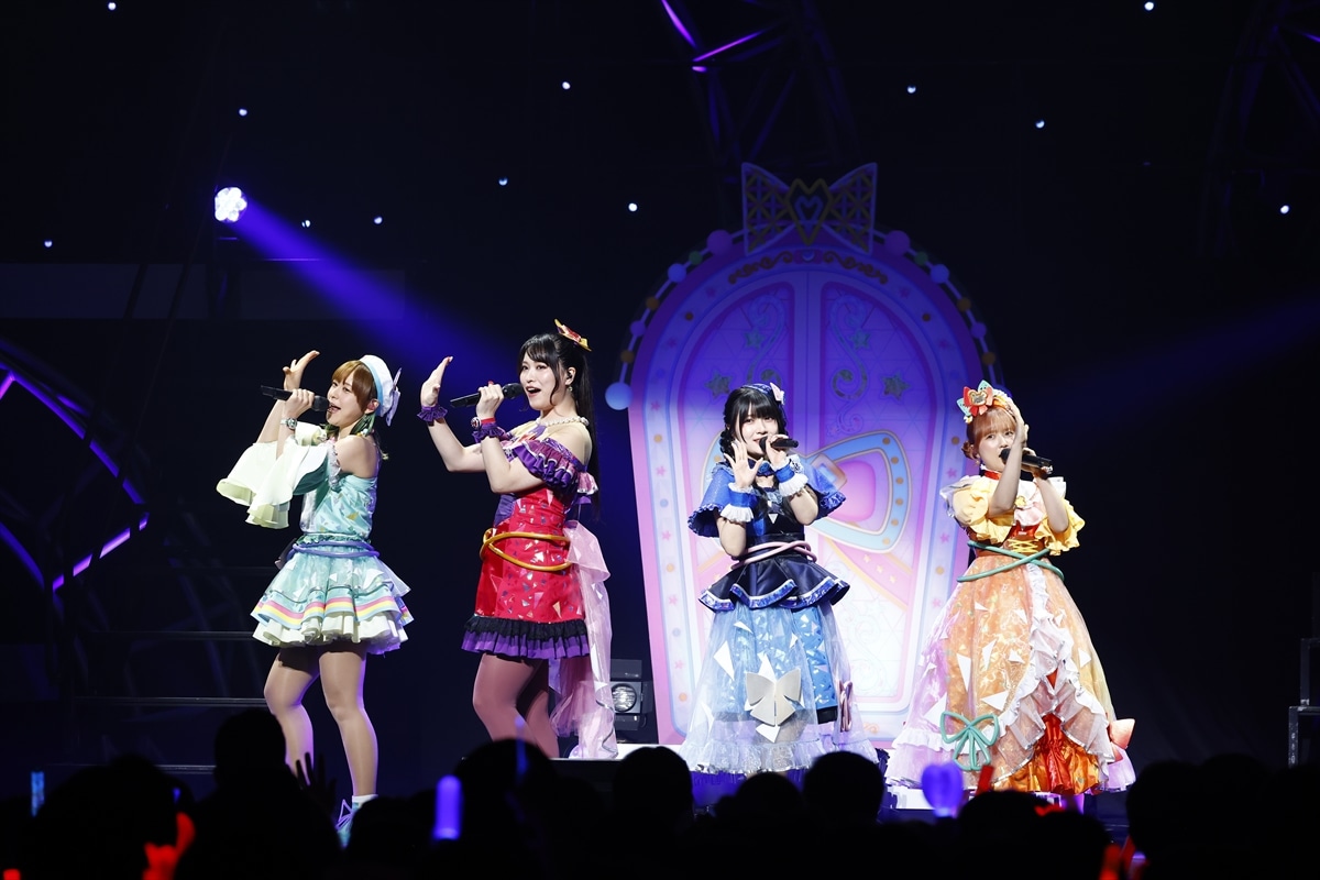 カルテットスター。左から三ツ葉アイリ役の徳井青空、一条寺サクラ役の日比優理香、二階堂タマキ役の鈴木杏奈、四之宮リンリン役の和多田美咲