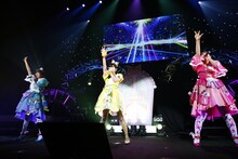 シークレットフレンズ∞。左から星川みつき役の平塚紗依、鈴風つむぎ役の久保ユリカ、青空ひまり役の藤寺美徳