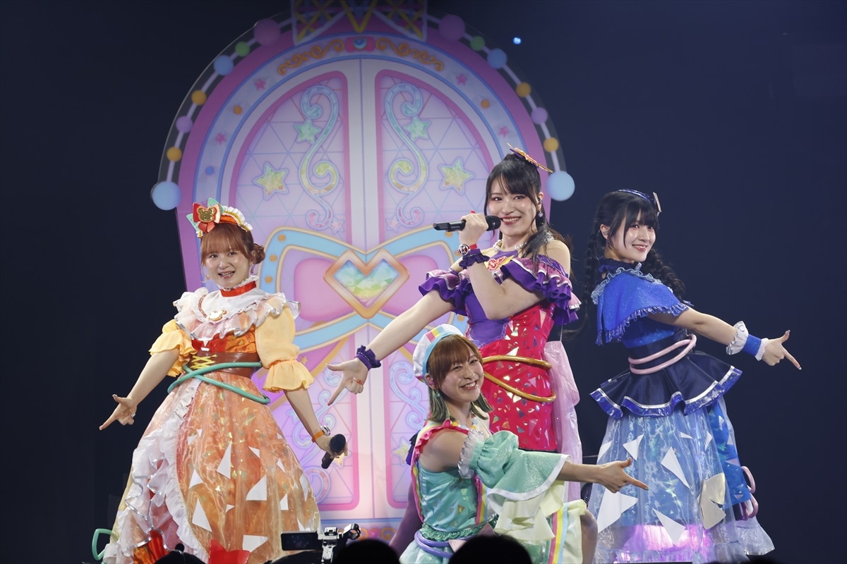 カルテットスター。左から四之宮リンリン役の和多田美咲、三ツ葉アイリ役の徳井青空、一条寺サクラ役の日比優理香、二階堂タマキ役の鈴木杏奈