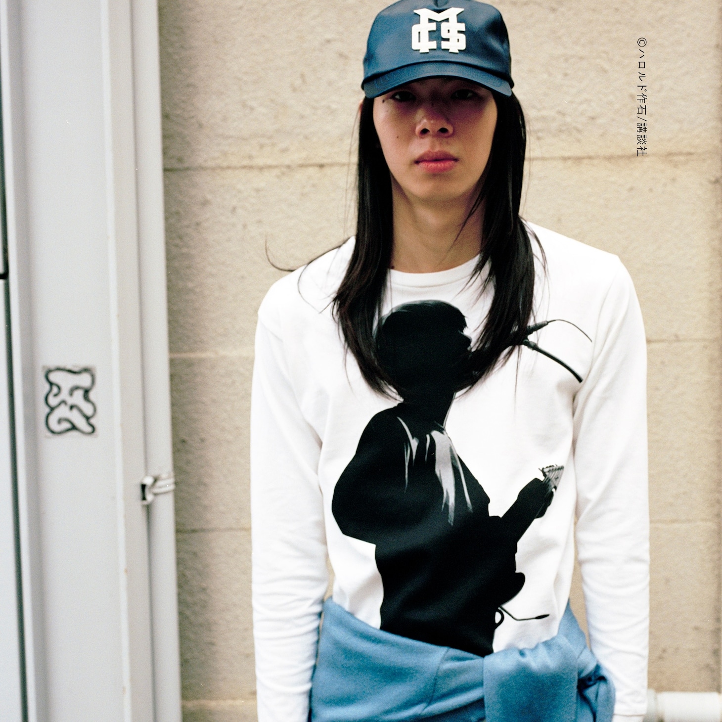 「MCS CAP」「LIVE LONG TEE」着用画像