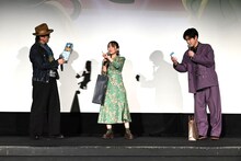 左から桐本拓哉、悠木碧、大塚剛央