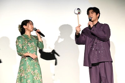 左から悠木碧、大塚剛央