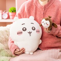 「ちいかわだらけくじ」B賞の「磁石でぴたっと！なかよしぬいぐるみ」