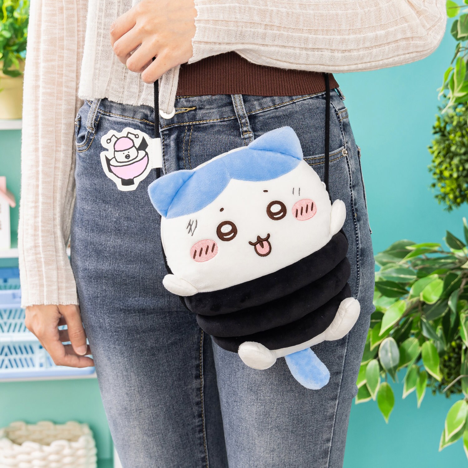 ハチワレだらけくじ」C賞の「ぬいぐるみポシェット」 [画像ギャラリー