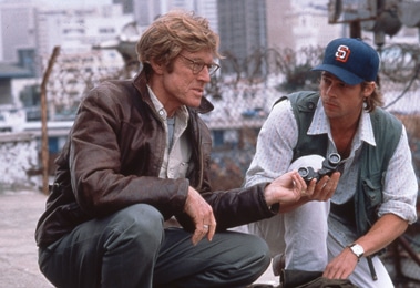 「スパイ・ゲーム」 (c)2001 BEACON COMMUNICATIONS,LLC. ALL RIGHTS RESERVED.