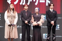 「タテ読みマンガアワード 2025」の授賞式より。左から金子きょんちぃ、すがちゃん最高No.1、信子（ぱーてぃーちゃん）、佐野雄大（INI）