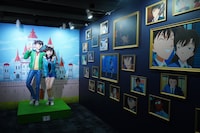 「放送30周年記念 TVアニメ『名探偵コナン』展」の様子 (c)青山剛昌／小学館・読売テレビ・TMS 1996