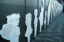 「放送30周年記念 TVアニメ『名探偵コナン』展」の様子 (c)青山剛昌／小学館・読売テレビ・TMS 1996