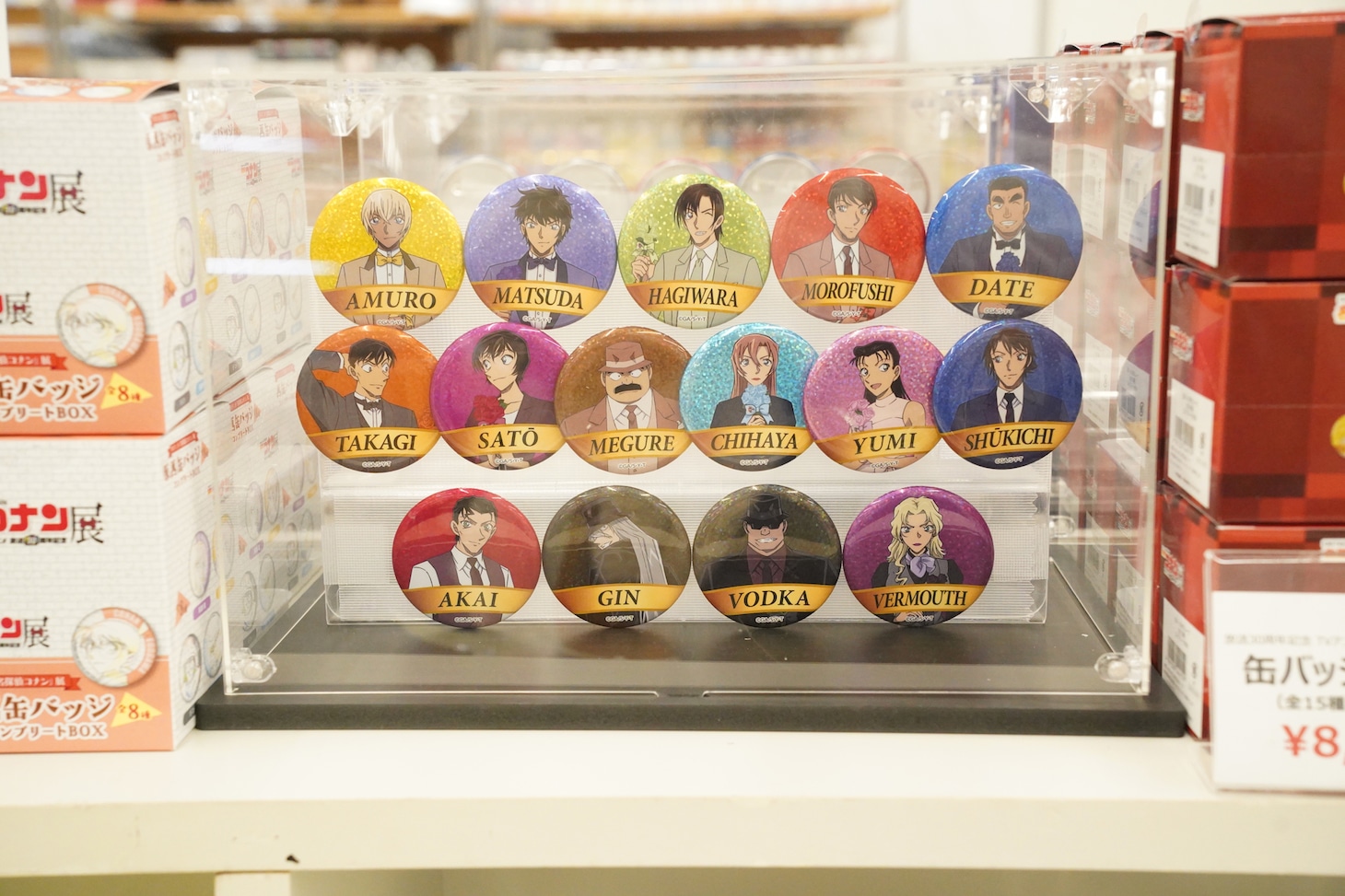 「放送30周年記念 TVアニメ『名探偵コナン』展」で販売されているアイテム (c)青山剛昌／小学館・読売テレビ・TMS 1996