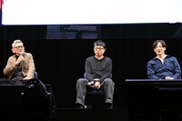 トーク企画に登壇した庵野秀明監督、鶴巻和哉監督、前田真宏監督