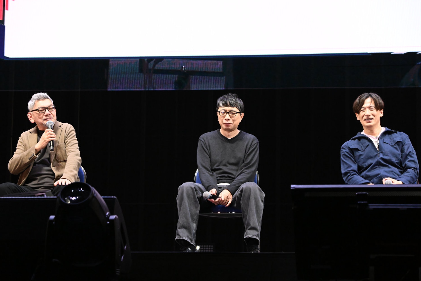 トーク企画に登壇した庵野秀明監督、鶴巻和哉監督、前田真宏監督