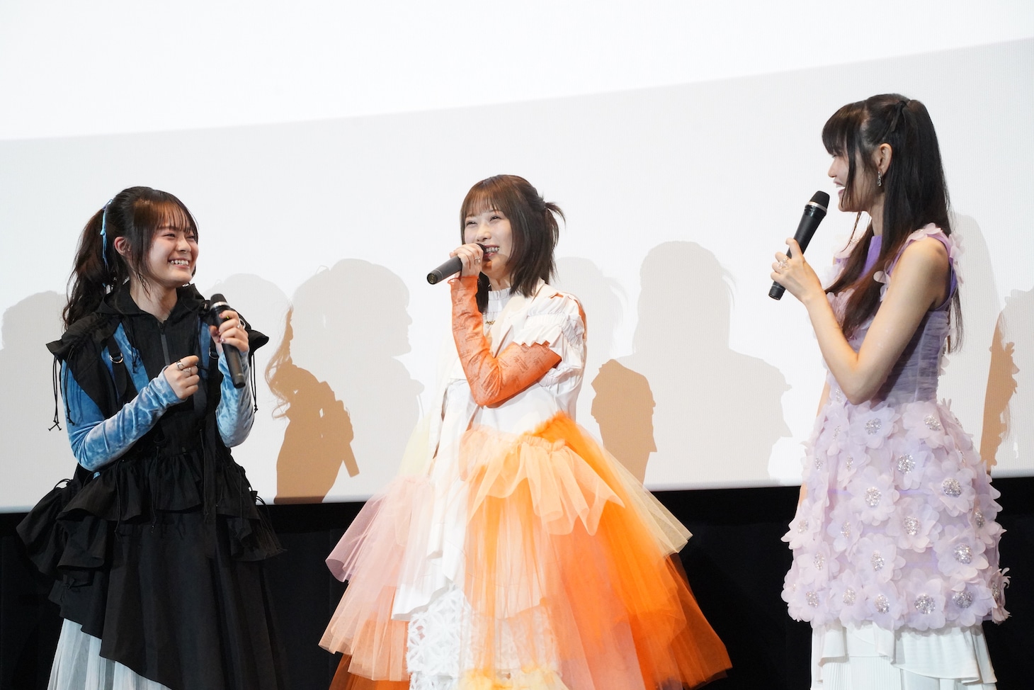 左から永瀬アンナ、夏吉ゆうこ、早見沙織