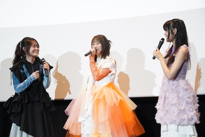 左から永瀬アンナ、夏吉ゆうこ、早見沙織