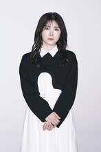 宮澤エマ演じる金沢アサ  (c)「産まない女はダメですか？」製作委員会