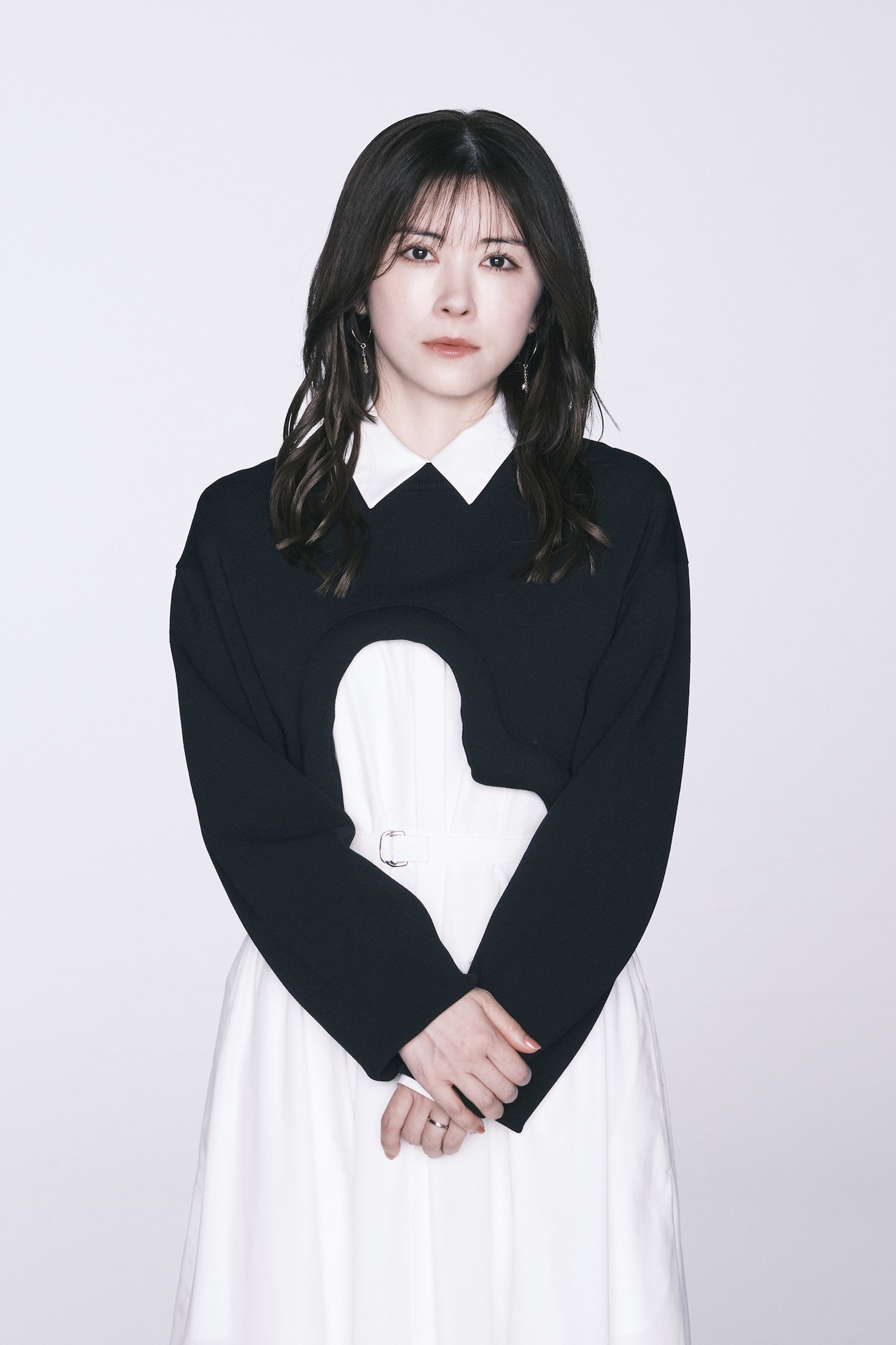 宮澤エマ演じる金沢アサ  (c)「産まない女はダメですか？」製作委員会