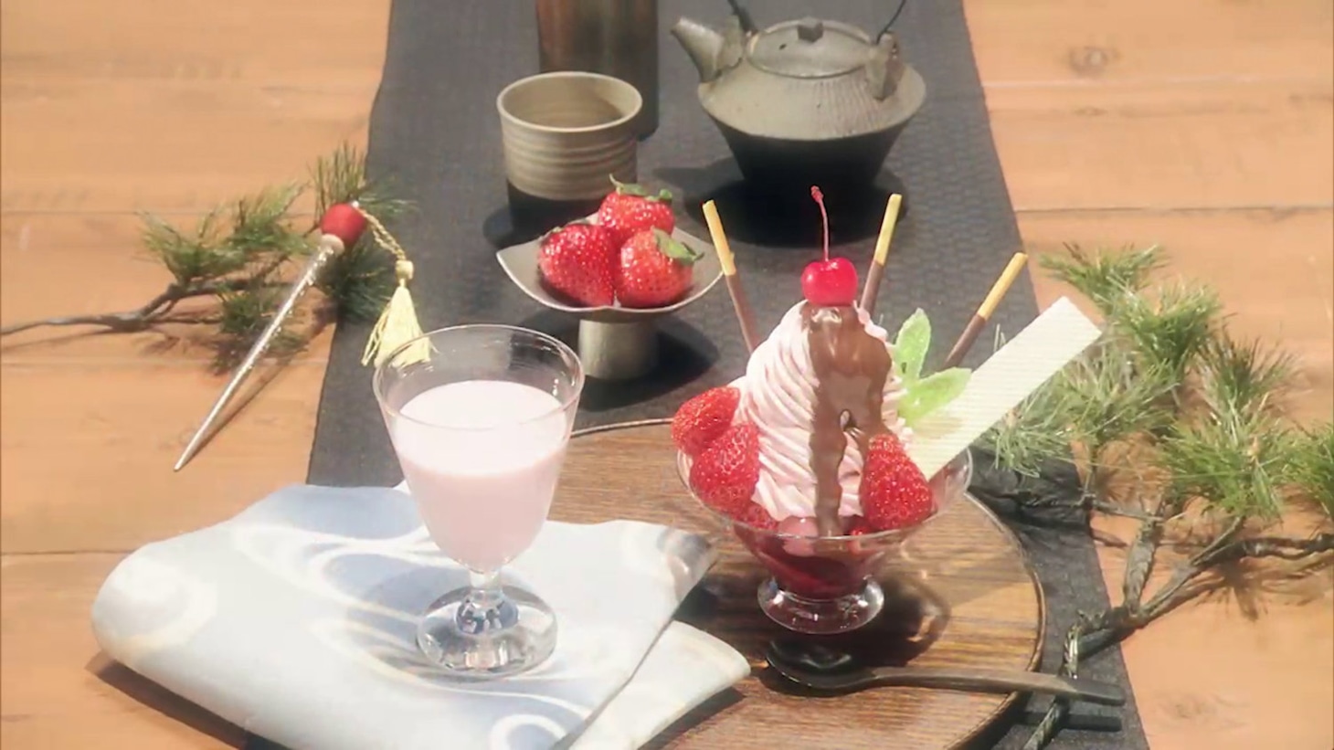 いちご牛乳といちごパフェ