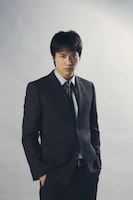 鈴木伸之扮する吉岡貴志 (c)「刑事、ふりだしに戻る」製作委員会