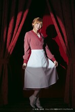 七木奏音扮するミス・ハドソン