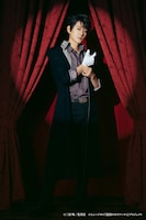 佐々木崇扮するセバスチャン・モラン。