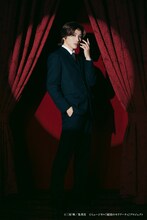 泰江和明扮するアルバート・ジェームズ・モリアーティ