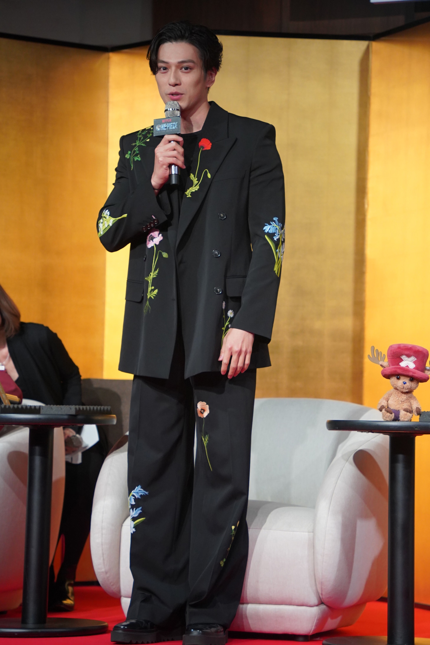 ゾロ役の新田真剣佑