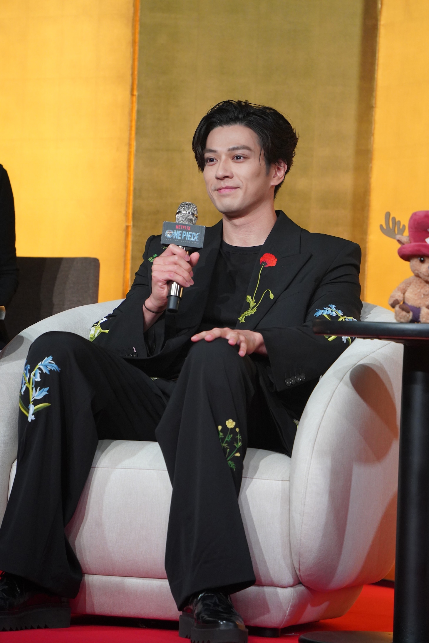 ゾロ役の新田真剣佑