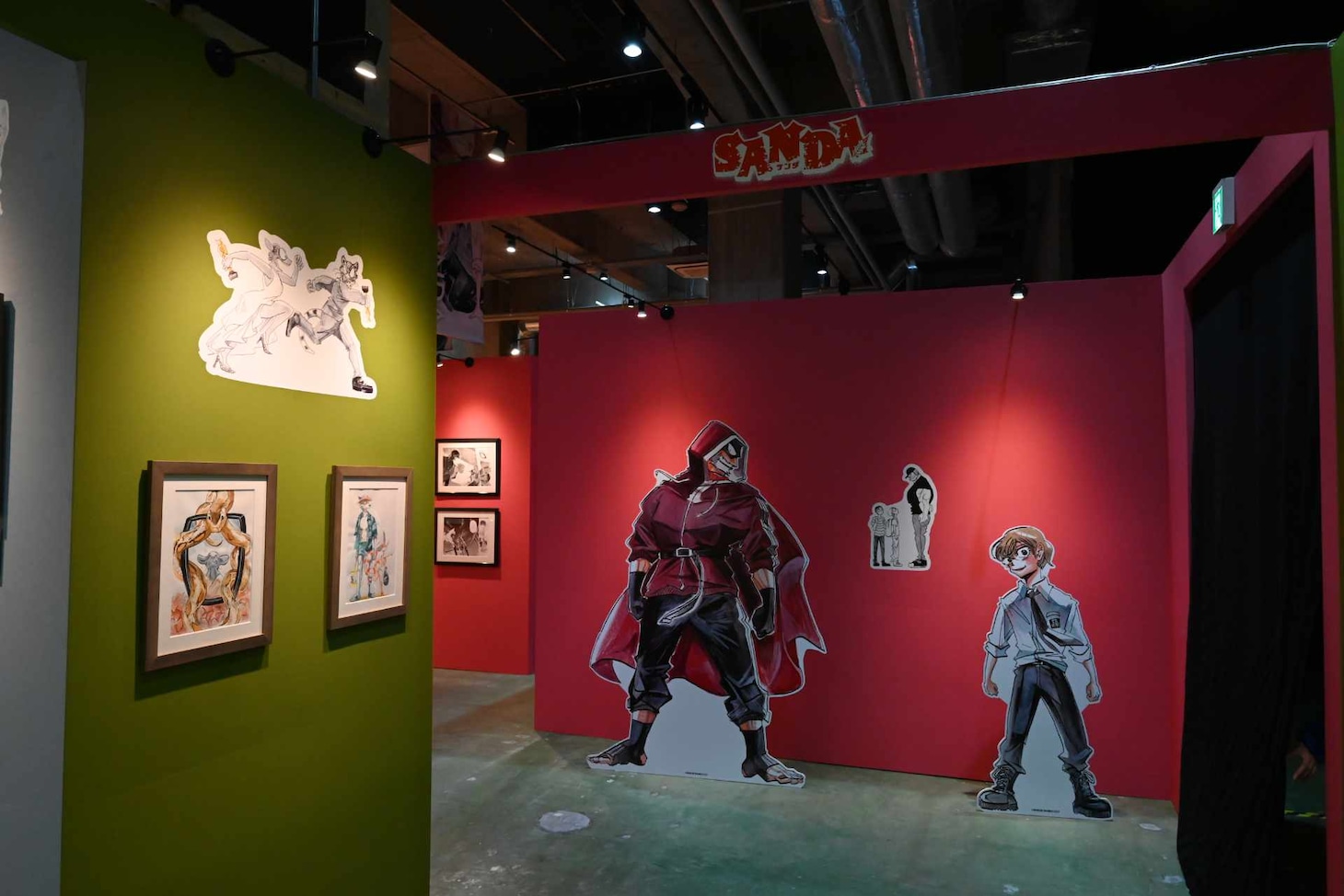 「板垣巴留展～『BEASTARS』『SANDA』から『タイカの理性』まで パルの創造の世界～」より、「SANDA」のコーナー