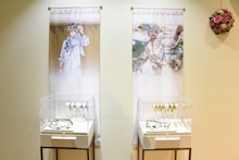 「ツイステ展」岡本信彦＆市川蒼が再現展示に興奮、「フェアリーガラ」衣装が現実世界に