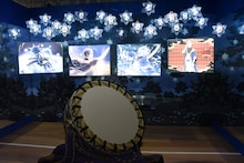 「ツイステ展」岡本信彦＆市川蒼が再現展示に興奮、「フェアリーガラ」衣装が現実世界に